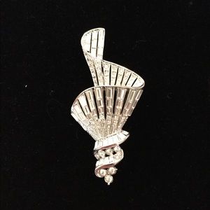 Nolan Miller Crystal Fan Pin